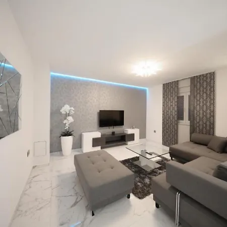 Luxury Majpruz I Apartamento Zadar