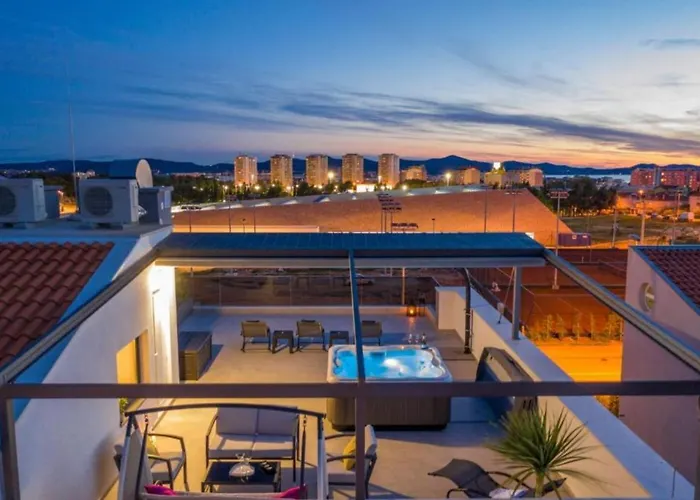 Luxury Majpruz I * Ζαντάρ