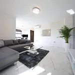 Luxury Majpruz I زادار