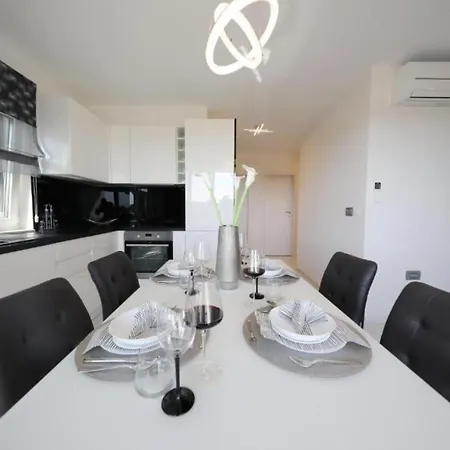 Luxury Majpruz I Lejlighed *