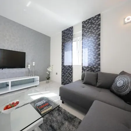 Appartamento Luxury Majpruz I