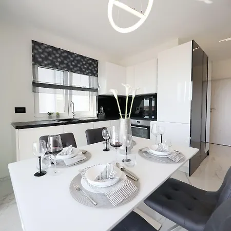 Luxury Majpruz I Lejlighed *