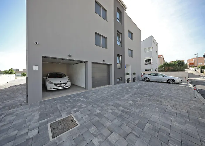 Apartment Luxury Majpruz I *