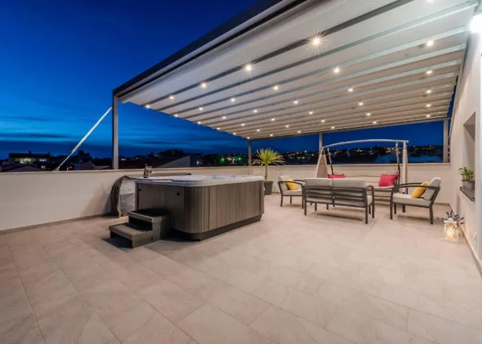 Apartment Luxury Majpruz I *